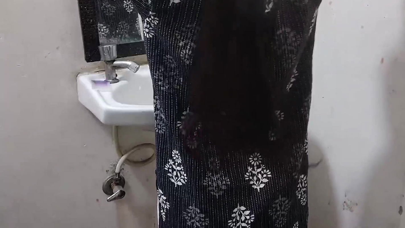 Step sister ko nanga kar ke pel diya