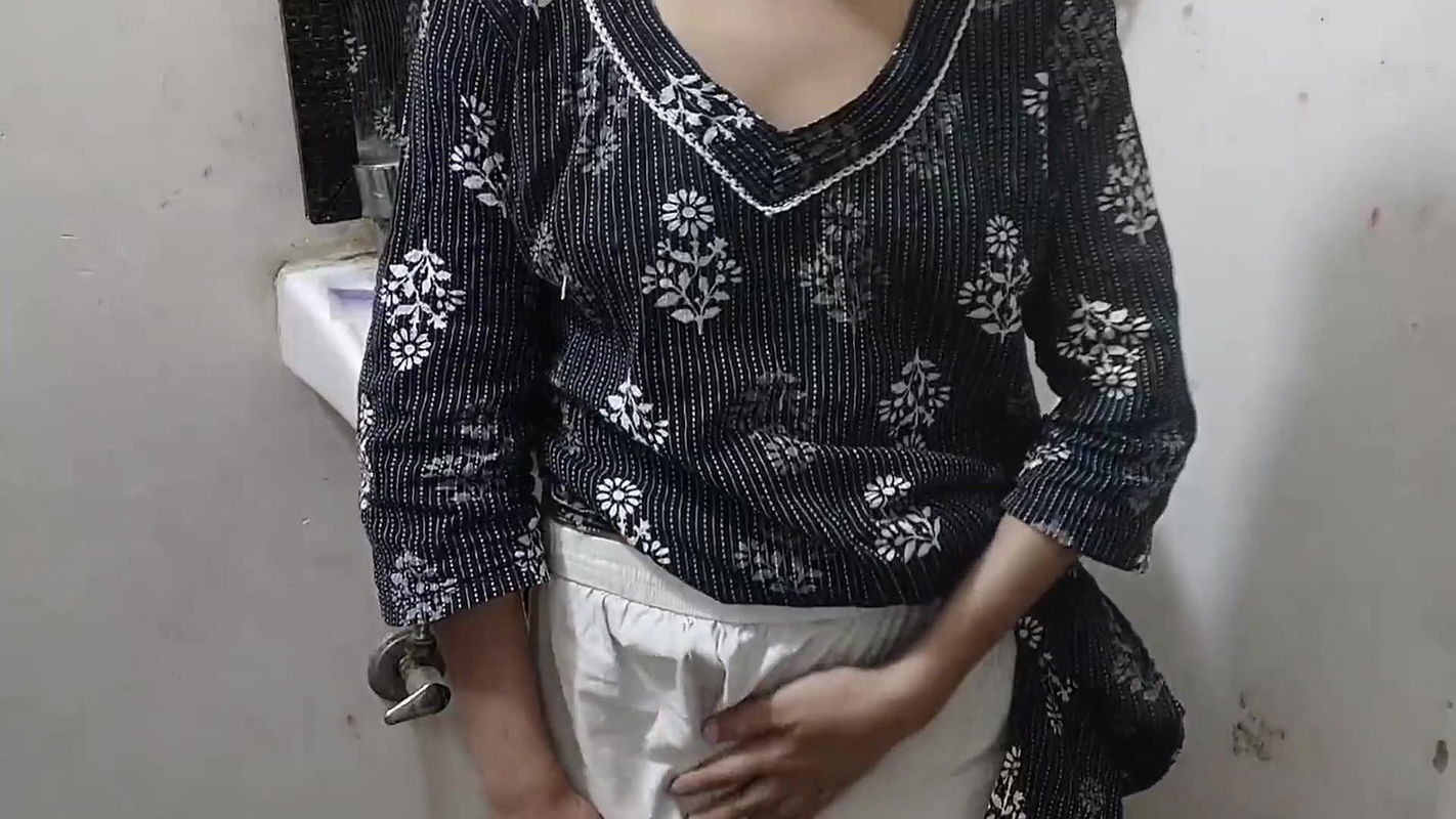 Step sister ko nanga kar ke pel diya