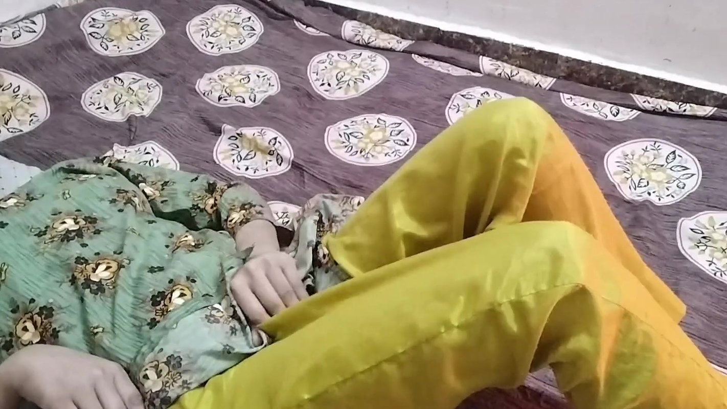 Soti sui step sister ko nanga kar ke jabar dasti pela