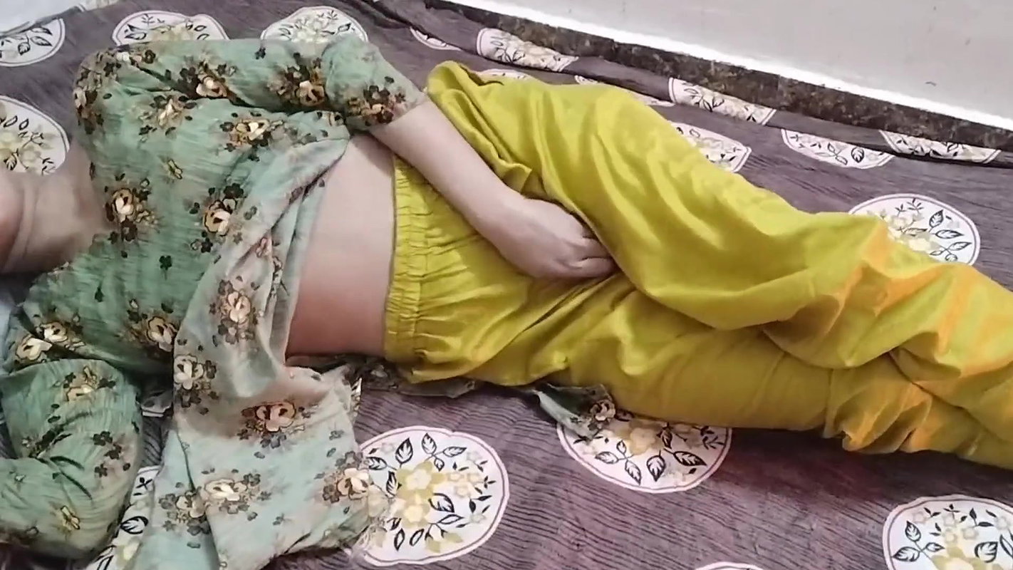Soti sui step sister ko nanga kar ke jabar dasti pela