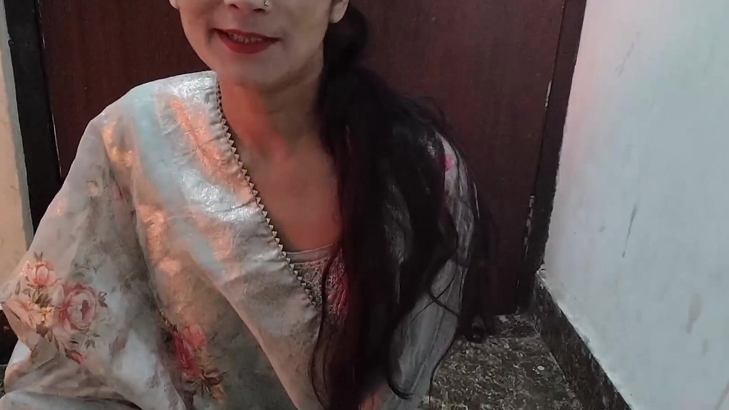 Step sister ko bathroom me pakad ke pel diya