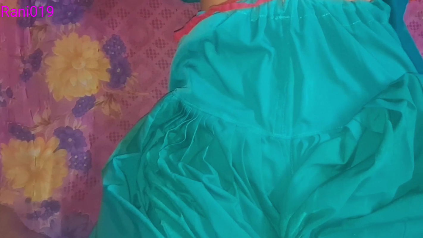 Indian desi hauswaif soni bhabhi ki chudayi devar ne bhabhi ko ghodi bana ke choda Indian school girl