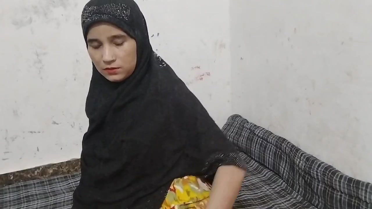 Abbu jaan please muze mat chodiye bahut dard hoti hai