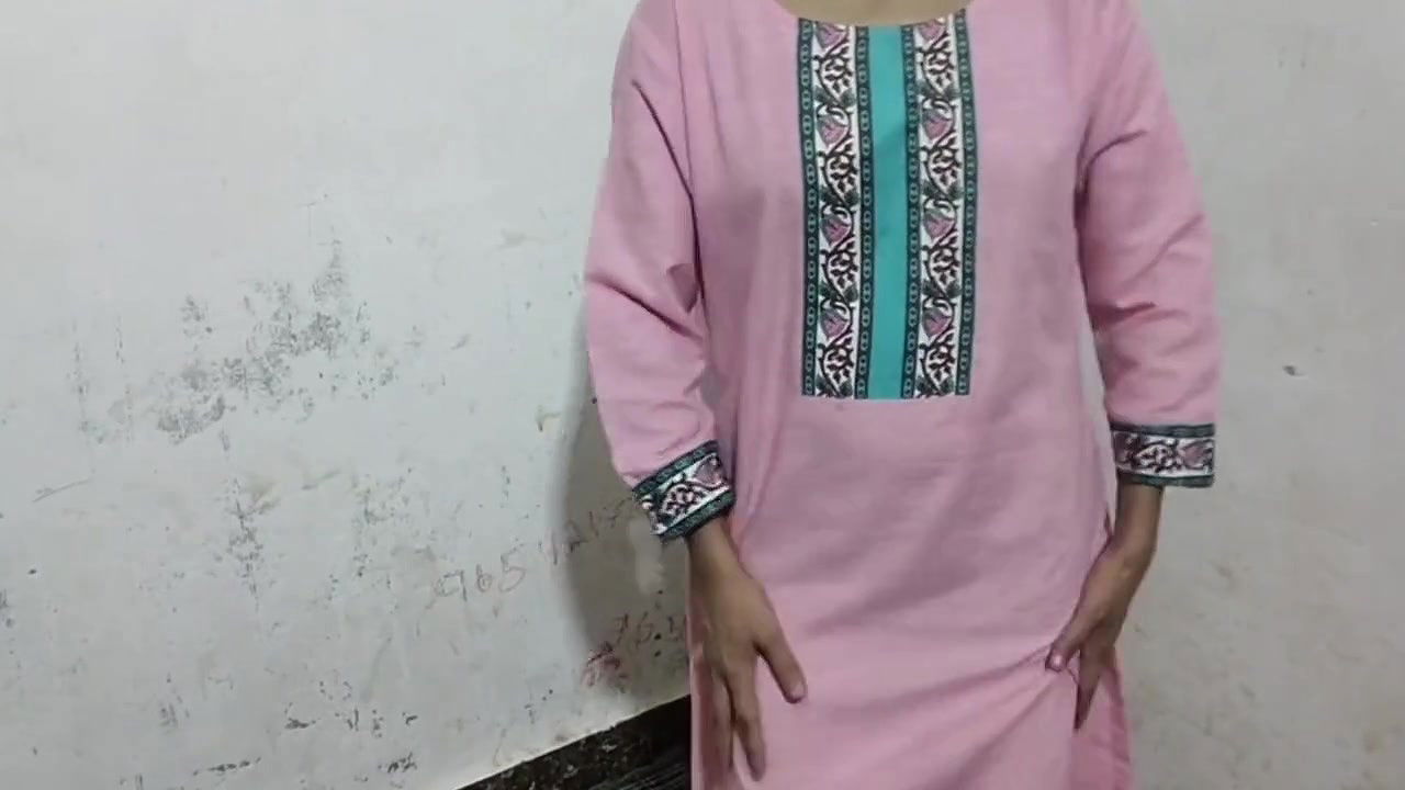 Aunty ki chuchi daba daba kar jabar dasti pel diya