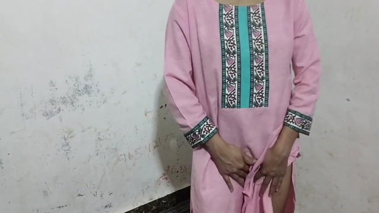 Aunty ki chuchi daba daba kar jabar dasti pel diya