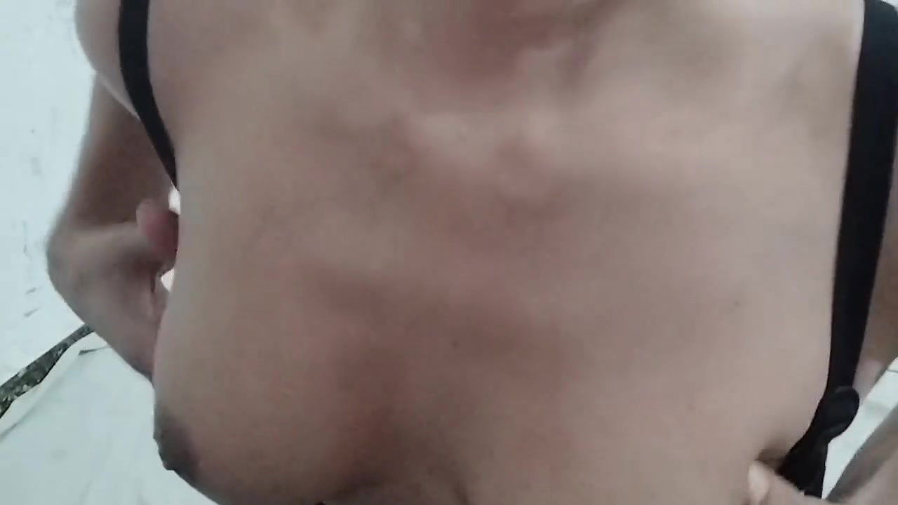 Bathroom me step sister ko nanga kar ke pel diya