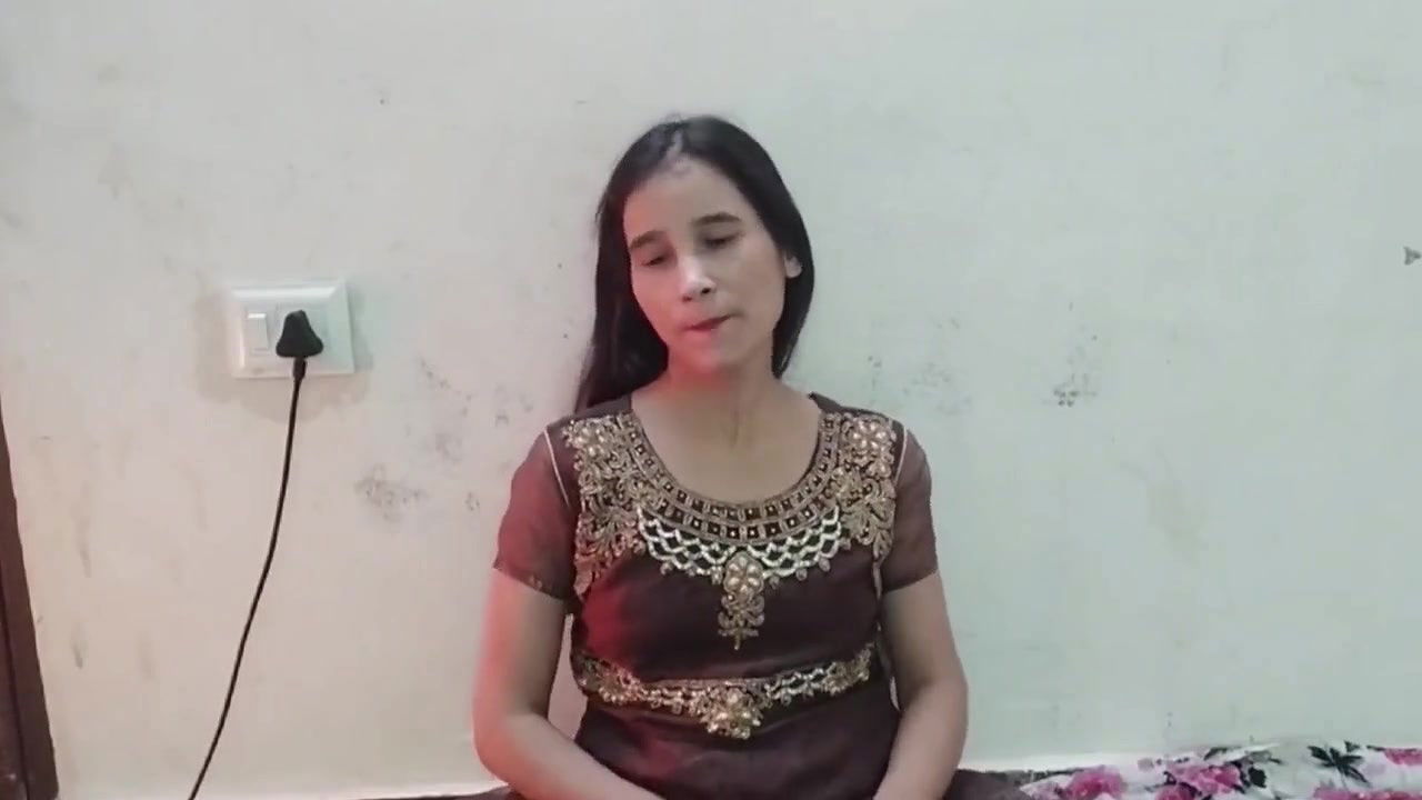 Bhabhi ko akele dekh boobs ko chhu kar chod diya