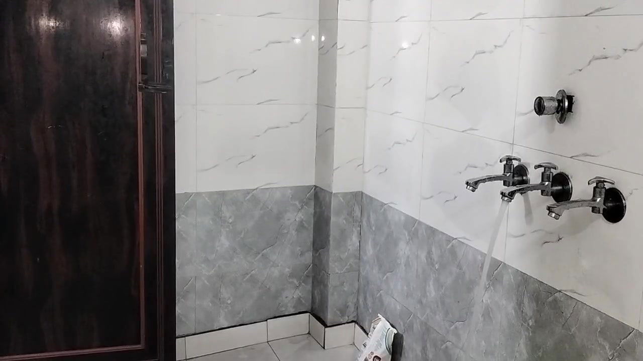 Bhabhi ko bra khol kar doodh daba daba kar pela