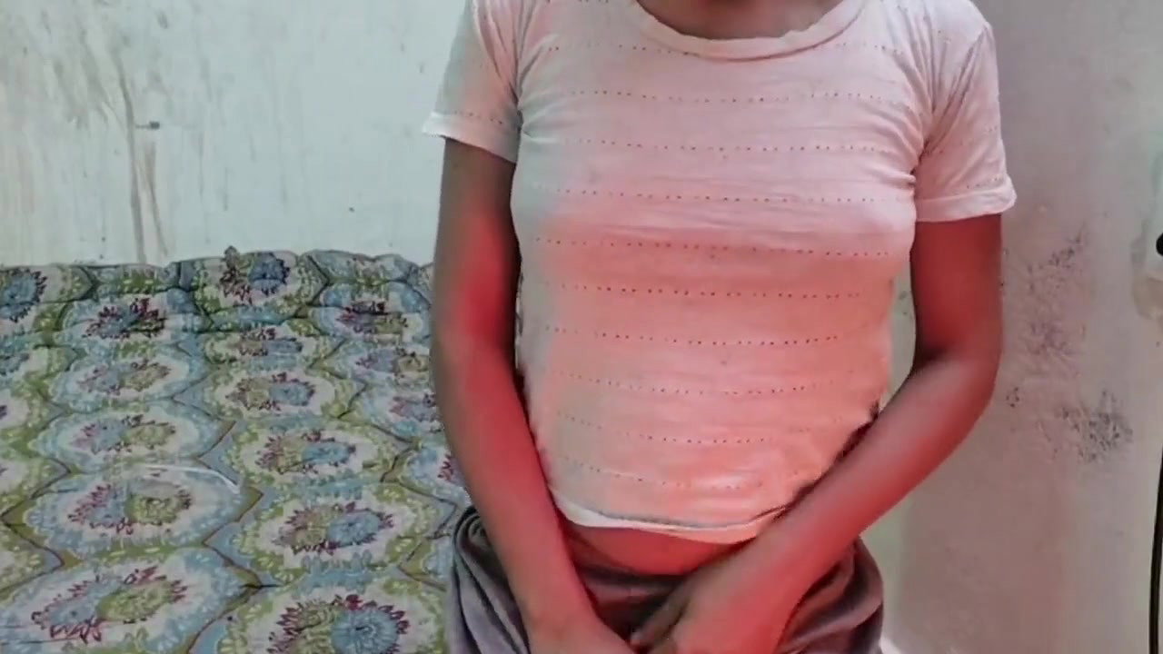 Bhabhi ko gandi video dikha kar chod diya