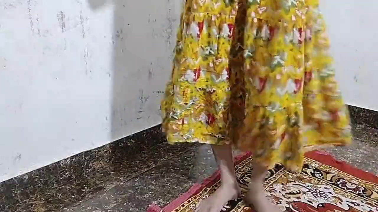 Bhabhi ko gandi video dikha kar jabar dasti chut mari