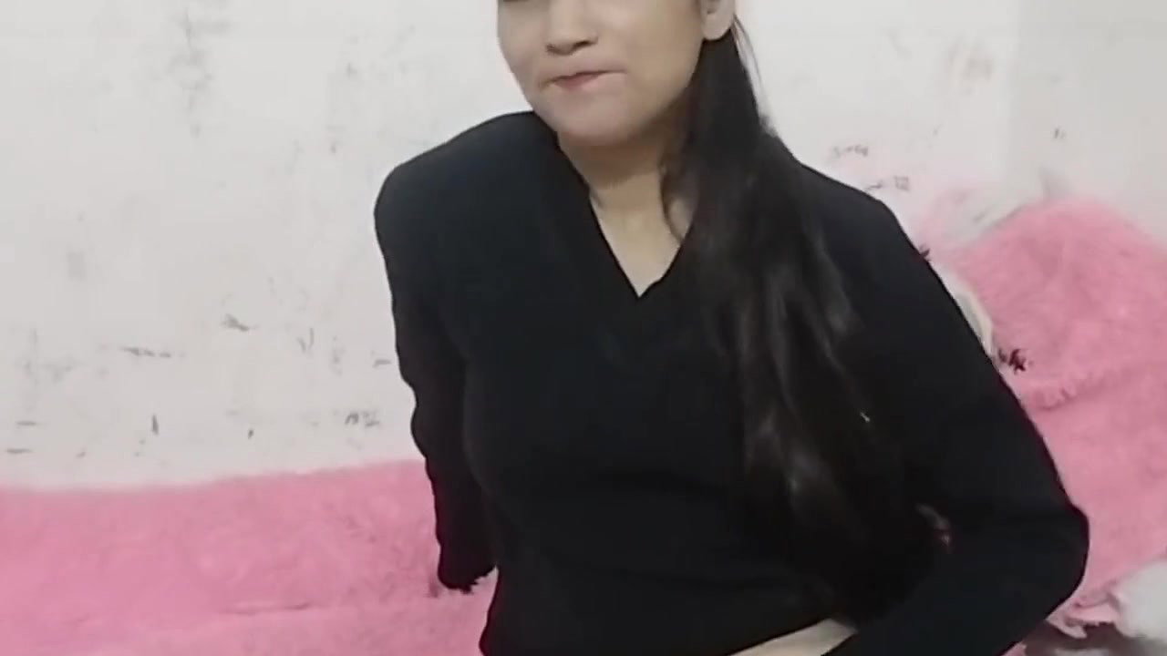 Bhabhi ko jabar dasti akele hi chod diya