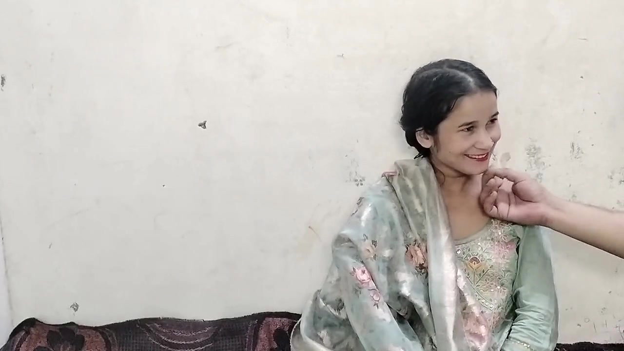 Bhabhi ko jabar dasti chuchi daba kar pela pregnant ho gyi