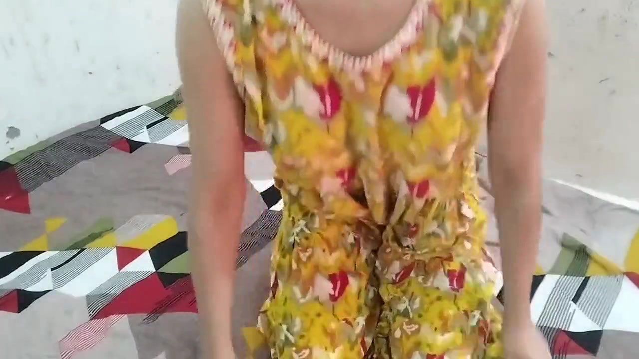 Bhabhi ko oyo le jakar jabar dasti pela