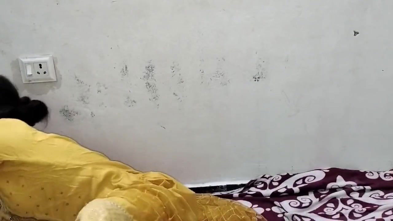 Bhabhi ko safai karte karte hi chod diya