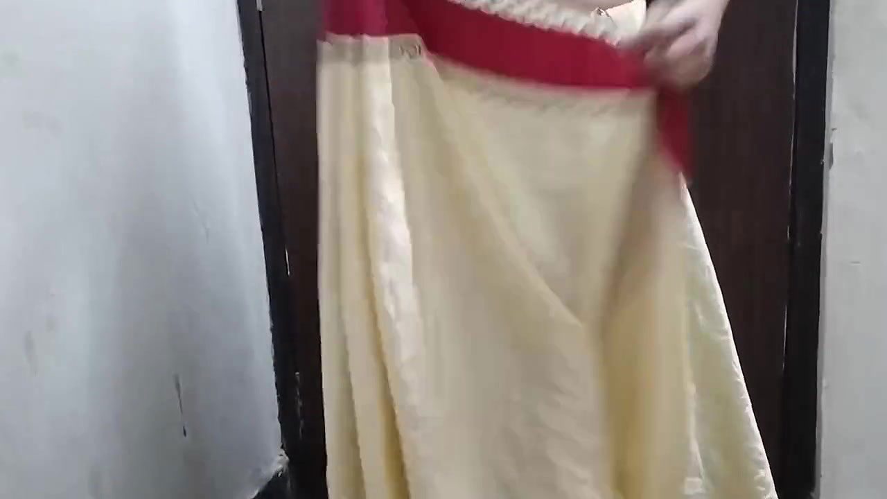 Chachi ki chuchi daba daba kar pela