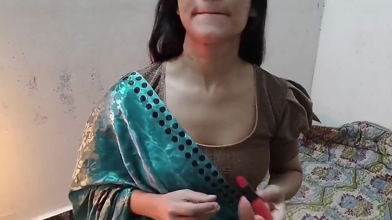 Chachi ki chuchi daba kar choda bur faad diya