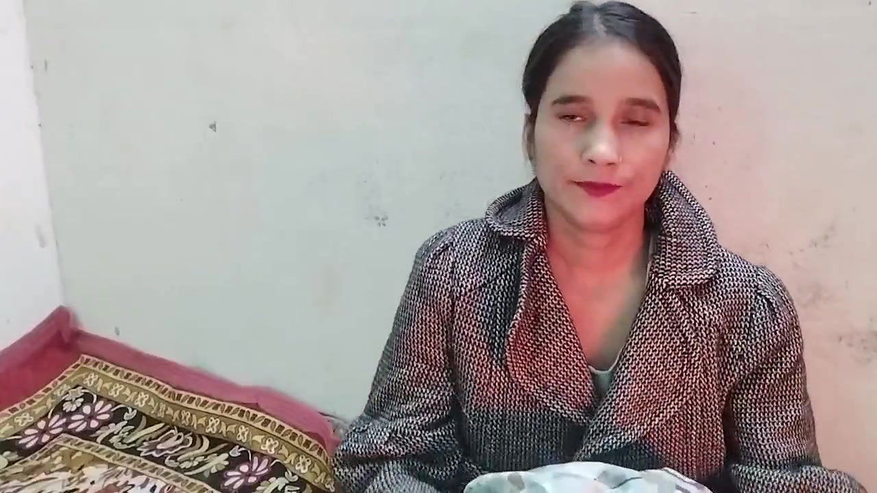 Desi aunty ko ke samne me chod kar bur faad diya