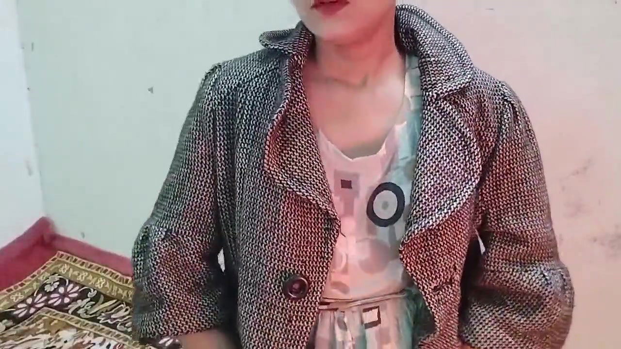 Desi aunty ko ke samne me chod kar bur faad diya