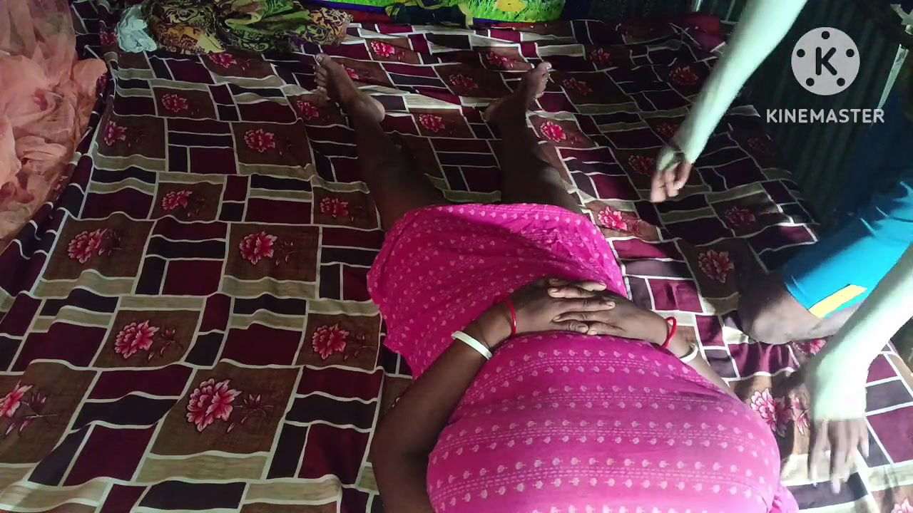 Desi bhabhi ki chudai ki bed per