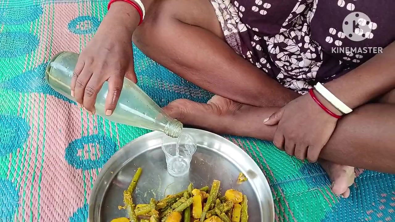 Desi bhabhi ne daru pikar land chusa