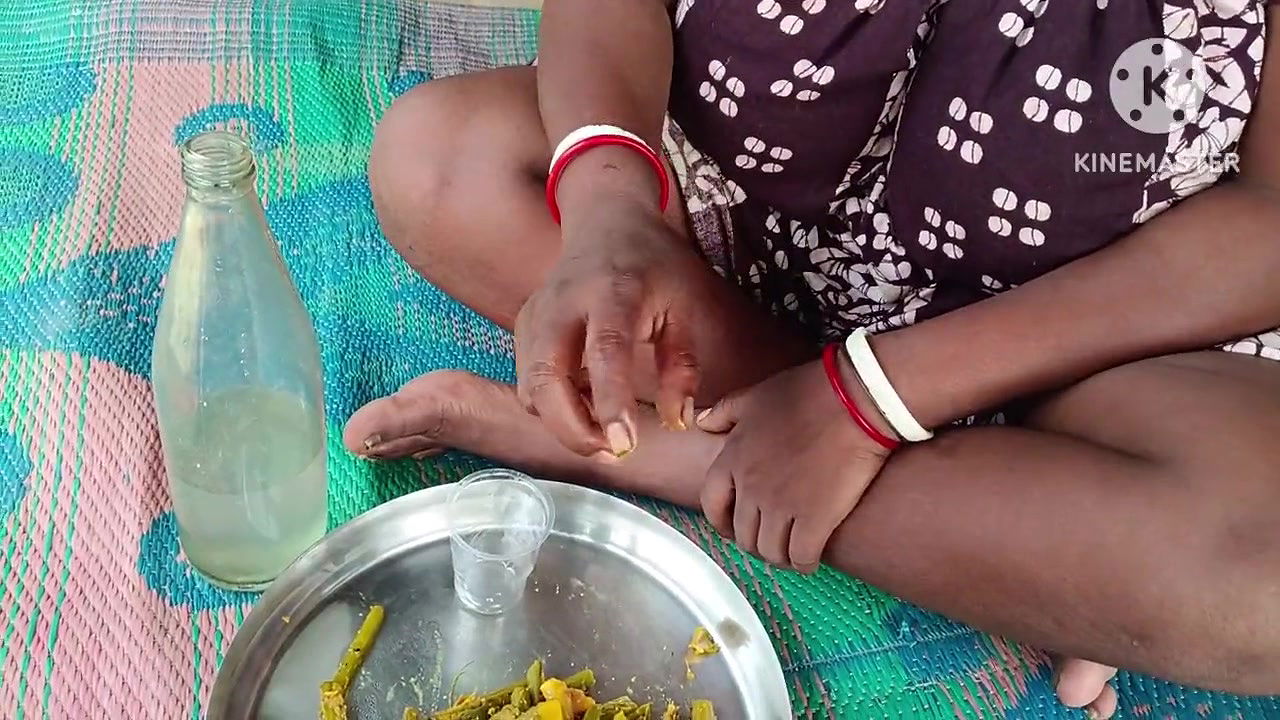 Desi bhabhi ne daru pikar land chusa