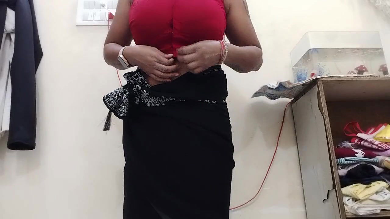 Desi Mona Show Boobs and nipple in black Sari