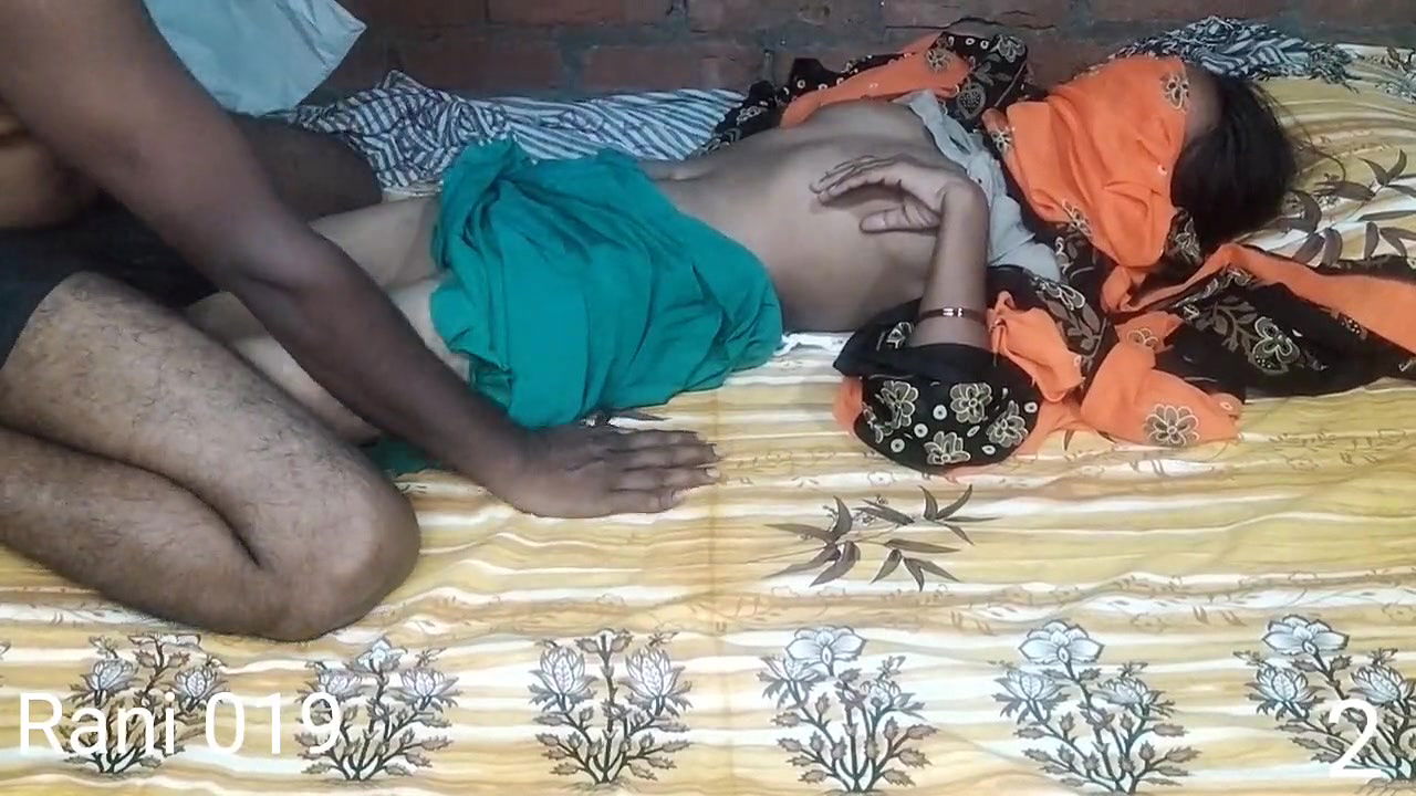 Desi Rekha bhabhi ki mast chudayi devar ne bhabhi ko garam kare key ghodi bana ke chodha