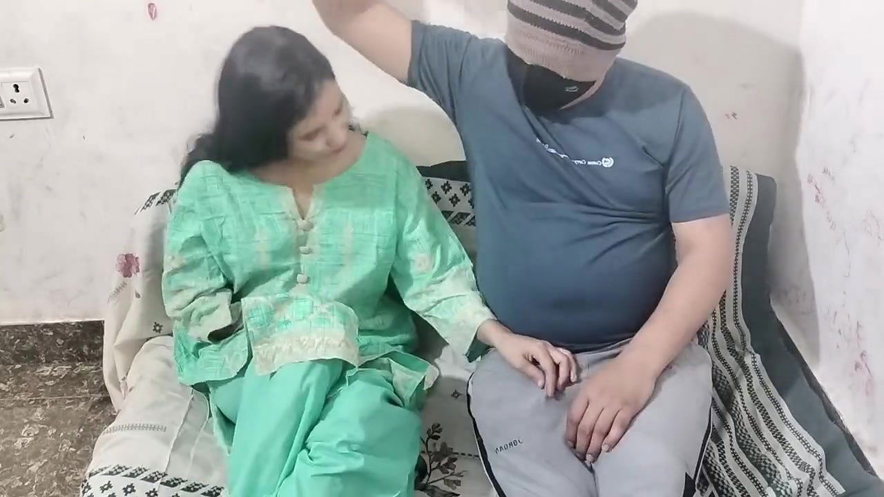 Dost ki biwi ko paise dekar jabar dasti pel diya