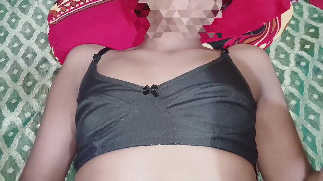 Friend’s stepbrother’s girlfriend was licked all night, passionately sucked the burr, pressed the big tit a lot, took off the red pants and took off the burr