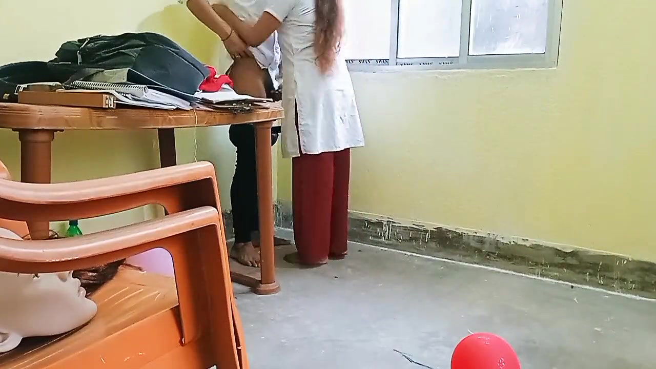 Hindi teacher and student ki desi viral video