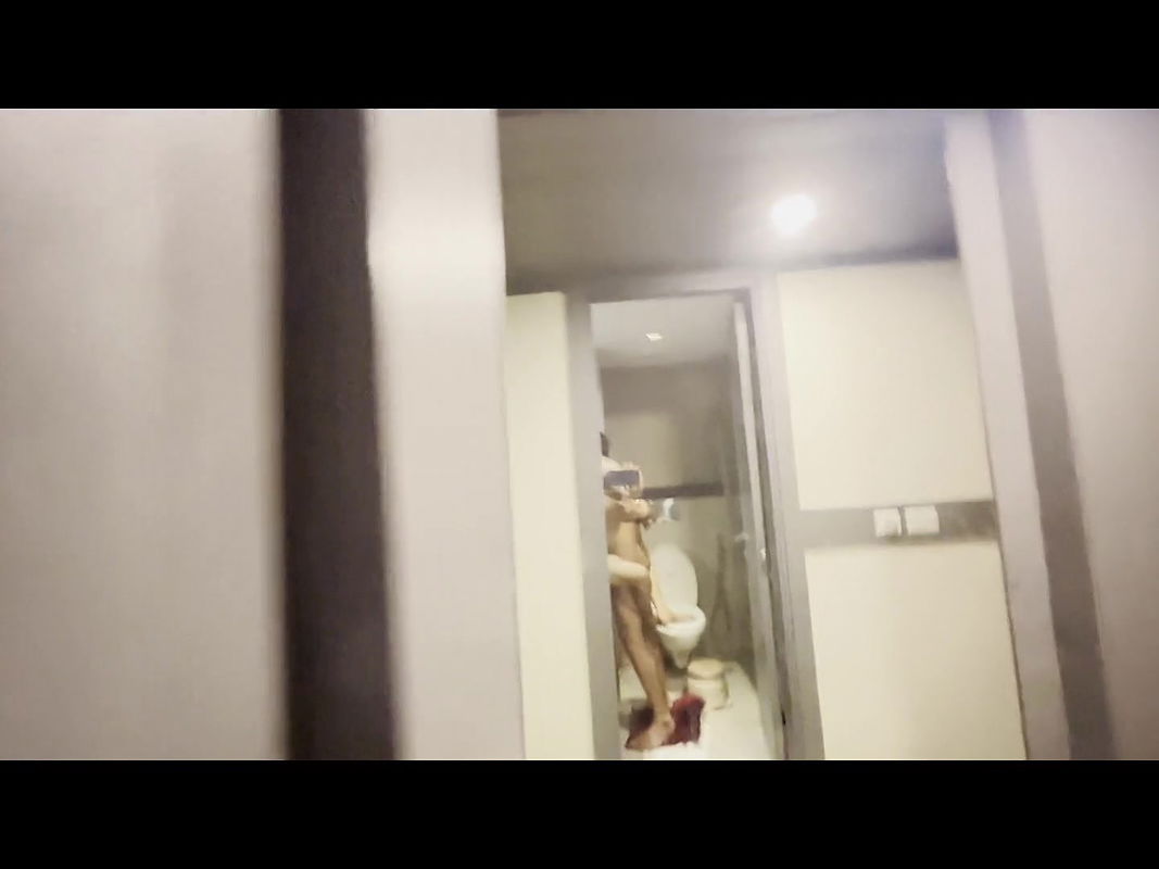 HOT SEXY BIG BOOBS BHABHI KI CHUDAI IN BATHROOM