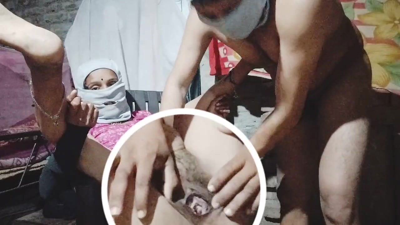 In the husband and wife of the village, both of them fiercely at night