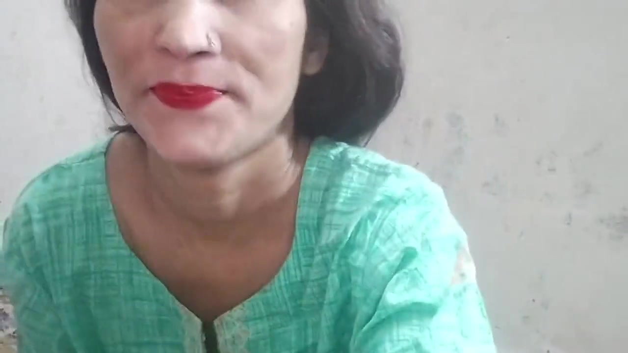 Indian college girl ko paise dekar pure kapde utar kar pel diya