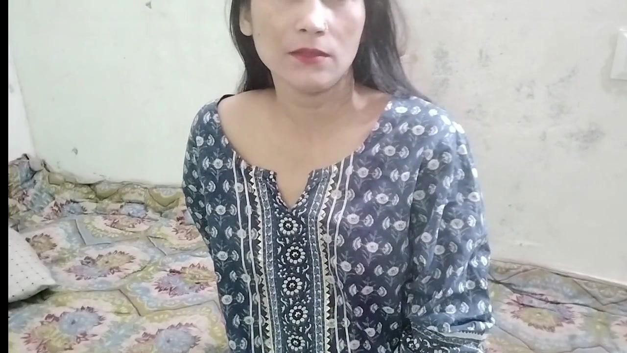 Little step sister ko bathroom me patak ke jabar dasti pela