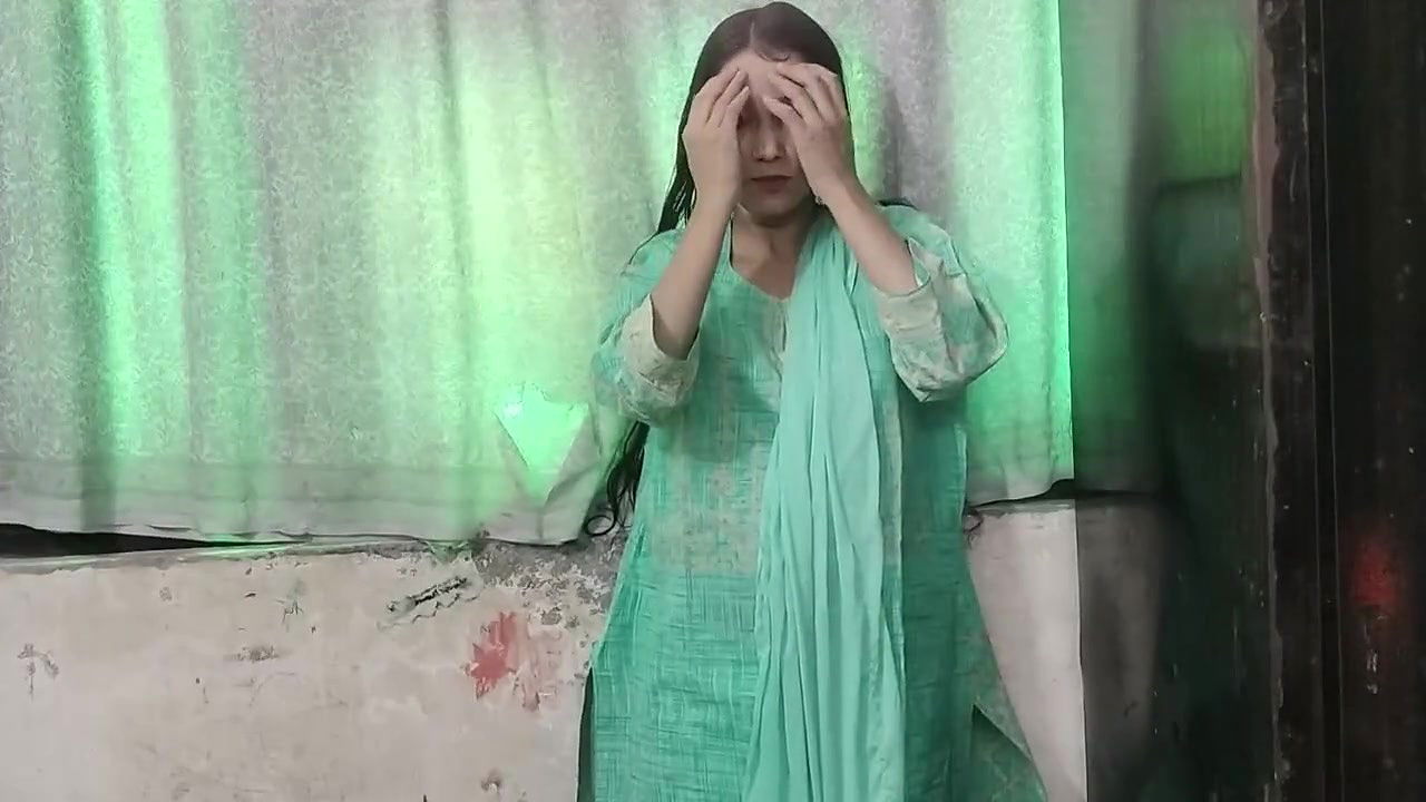 Makan malik kiraya ke badale meri chut mari