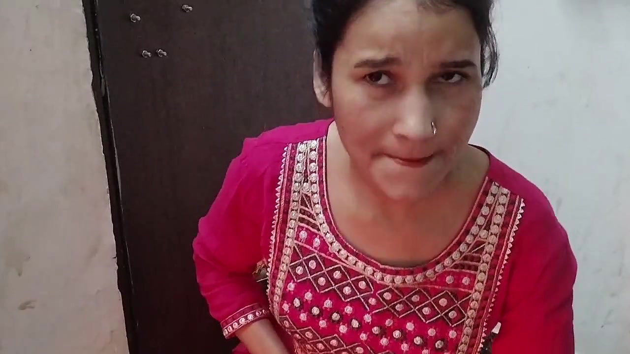 Mother in law ko room me band kar ke jabar dasti pela