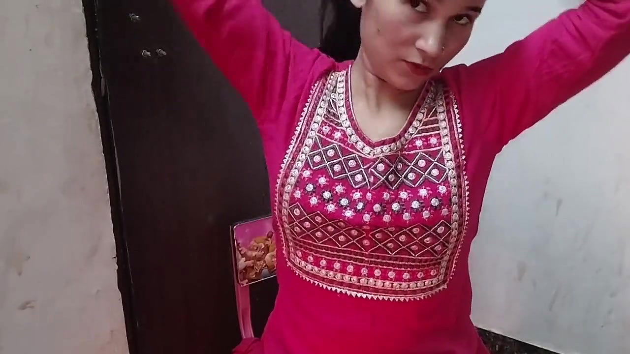 Mother in law ko room me band kar ke jabar dasti pela