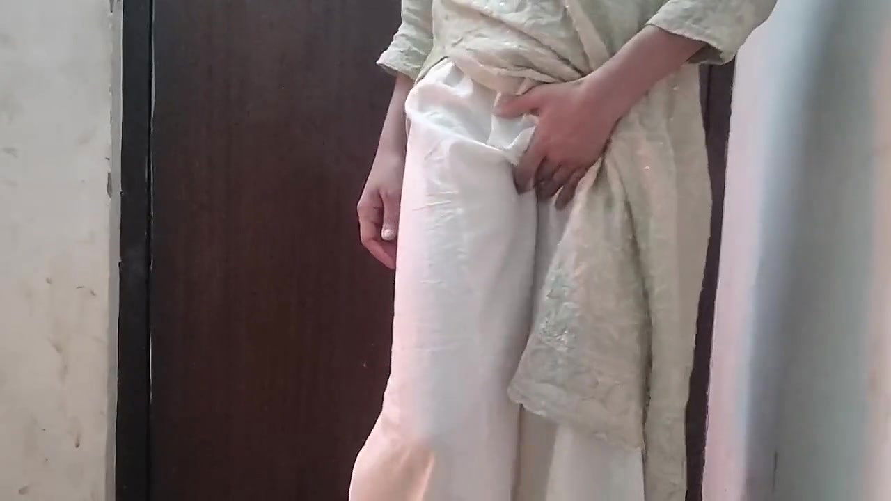 Muslim girl ko chod kar pregnant kar diya