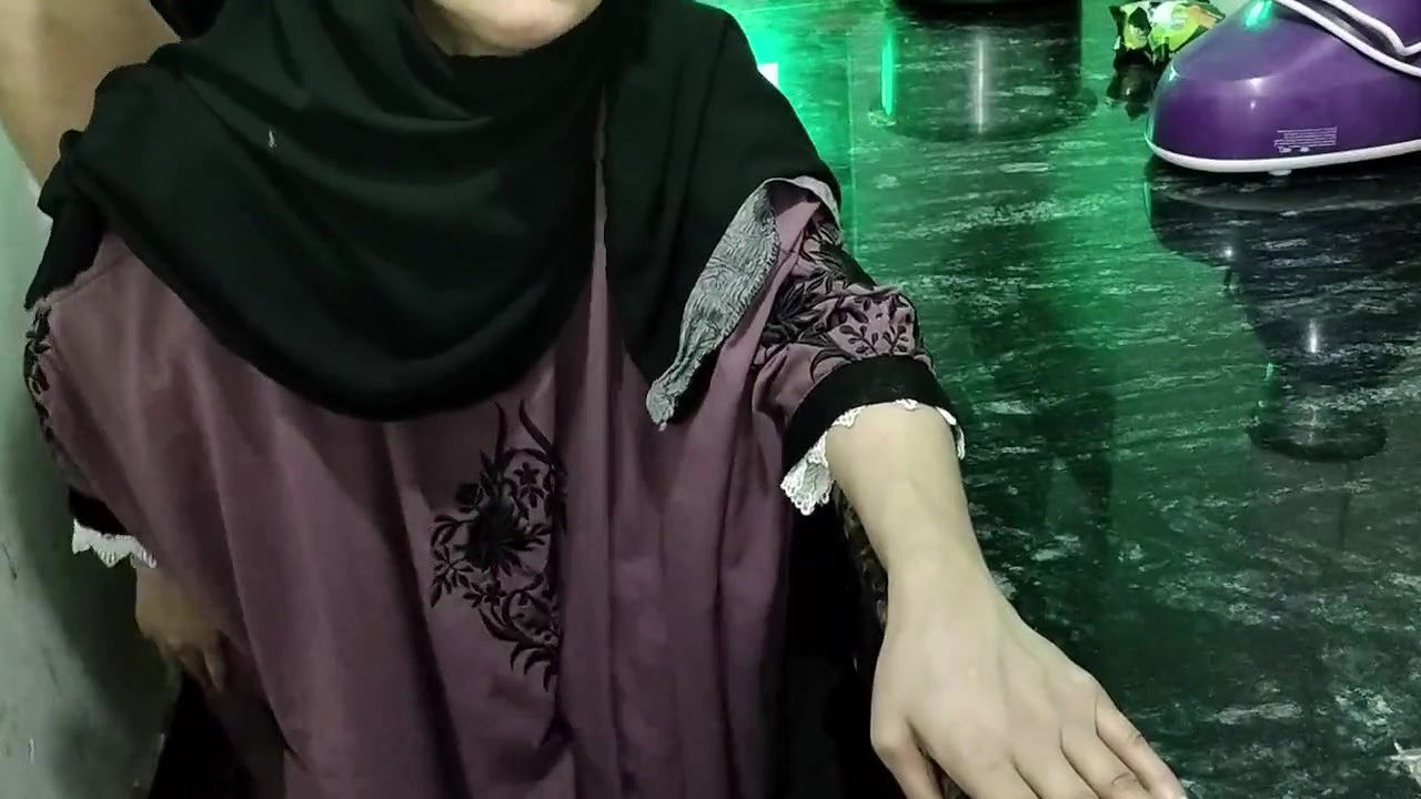 Muslim girlfriend ko kichen me bulakar chod diya