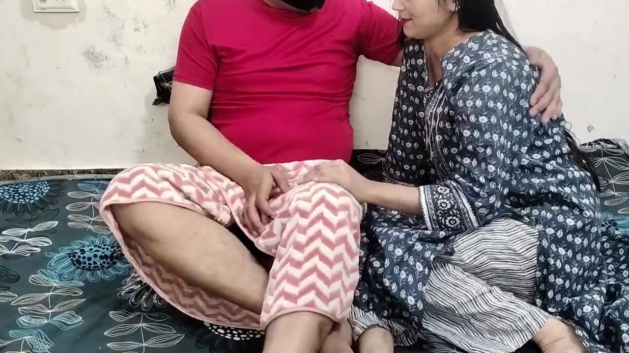 Muth marte bhabhi ne dekh liya fir bhabhi ko choda