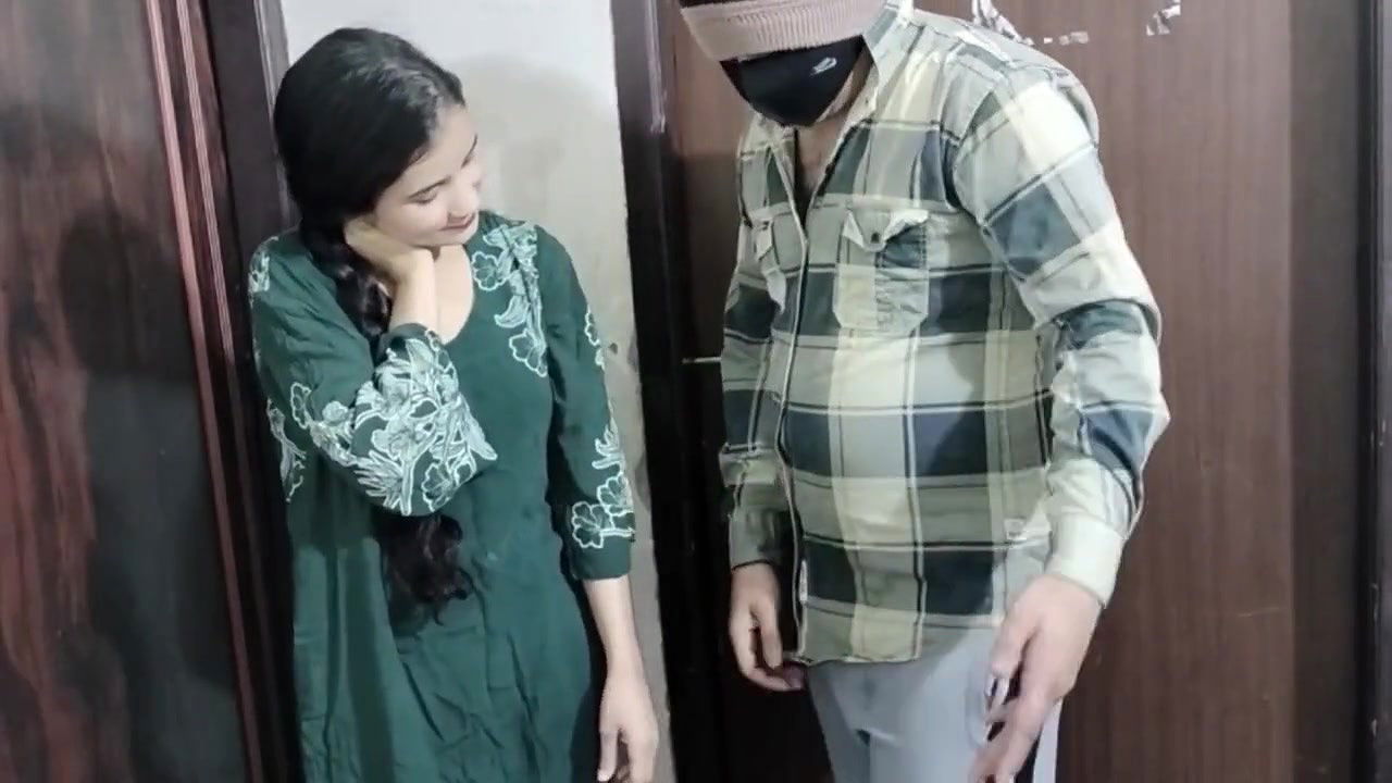 Naukar se baat karte karte chud gyi