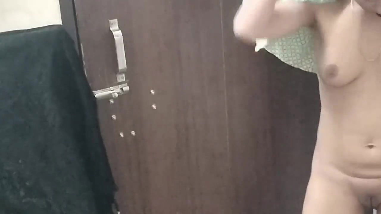 Sasur ji ne meri gand dekh kar meri chut mari