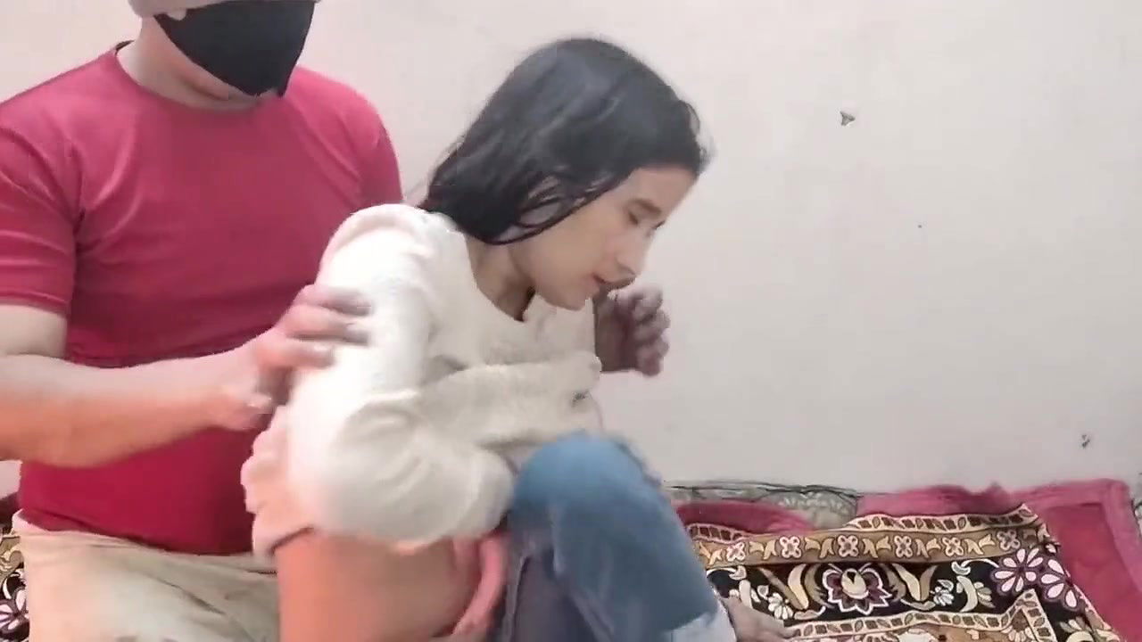 School girl ko paise dekar jabar dasti pela