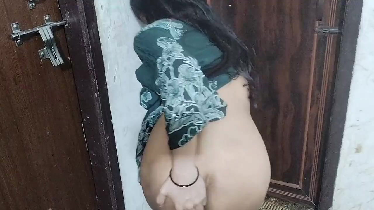 Soyi hui little step sister ka bra khol kar jabar dasti pela