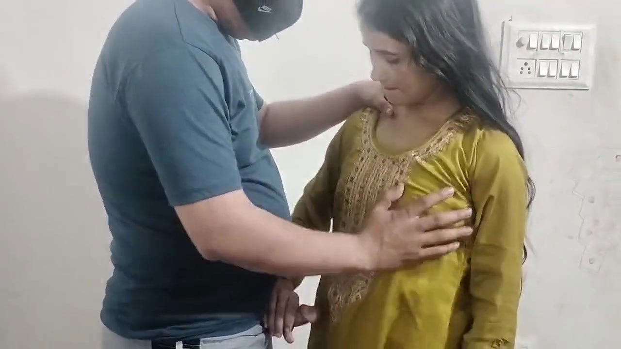 Step sister ki chuchi pakad le jabar dasti choda