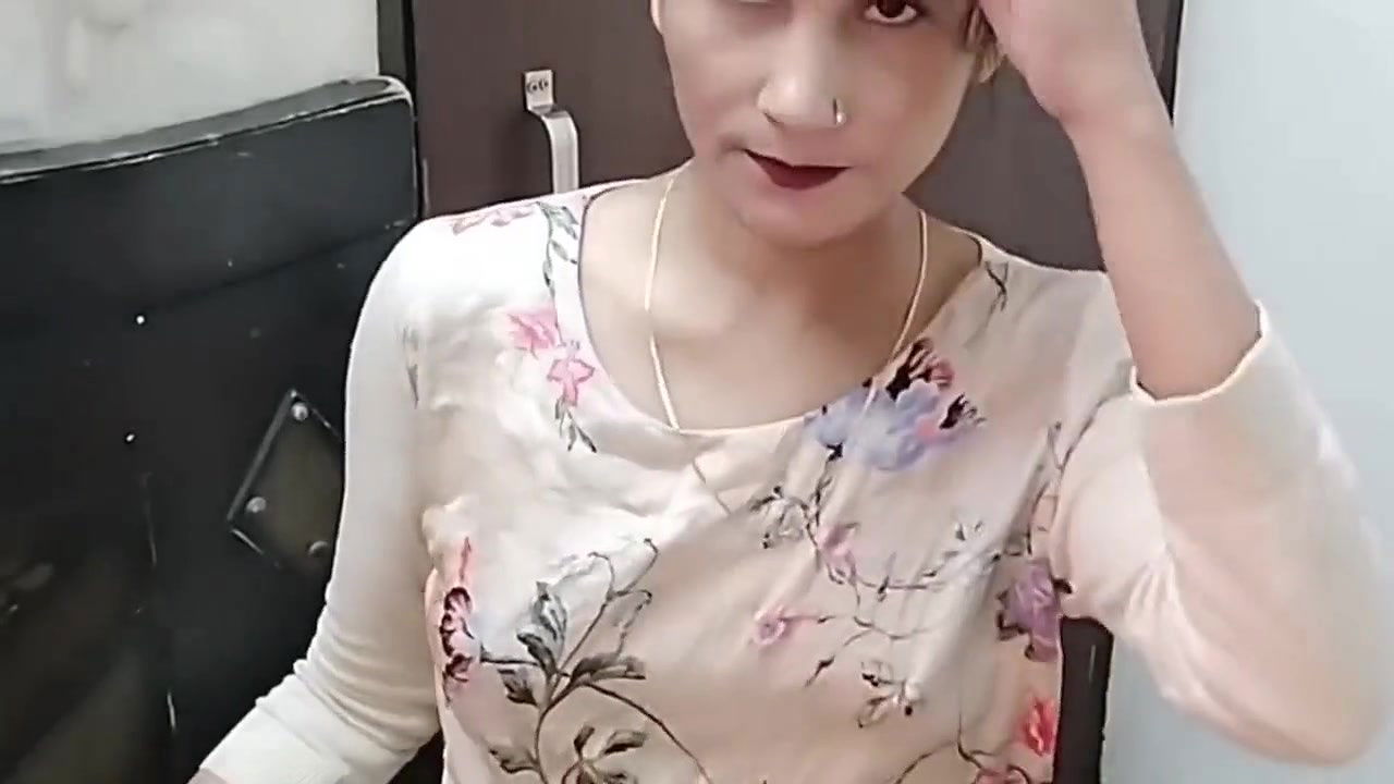 Step sister ki puri jawani dekh kar mere muh me paani aa gya