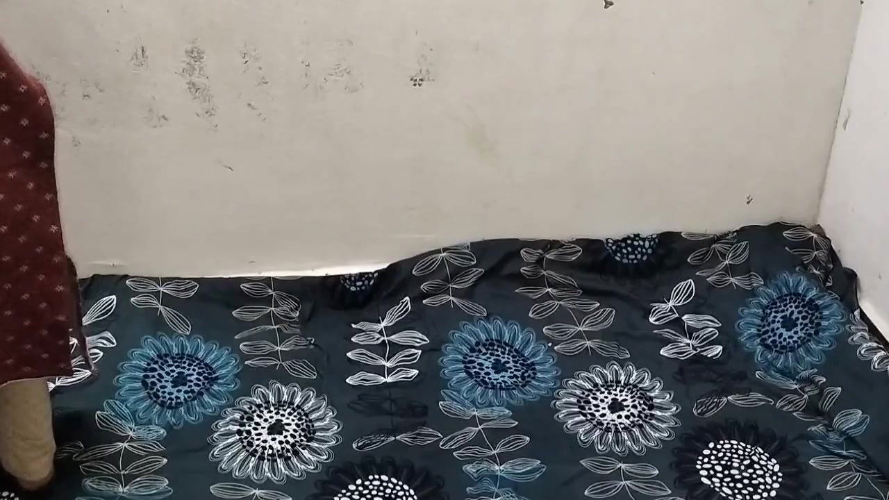 Step sister ko bathroom me jabar dasti pakad ke chod diya