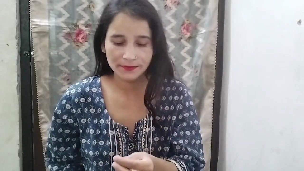 Step sister ko bathroom me piche se pakad ke pel diya