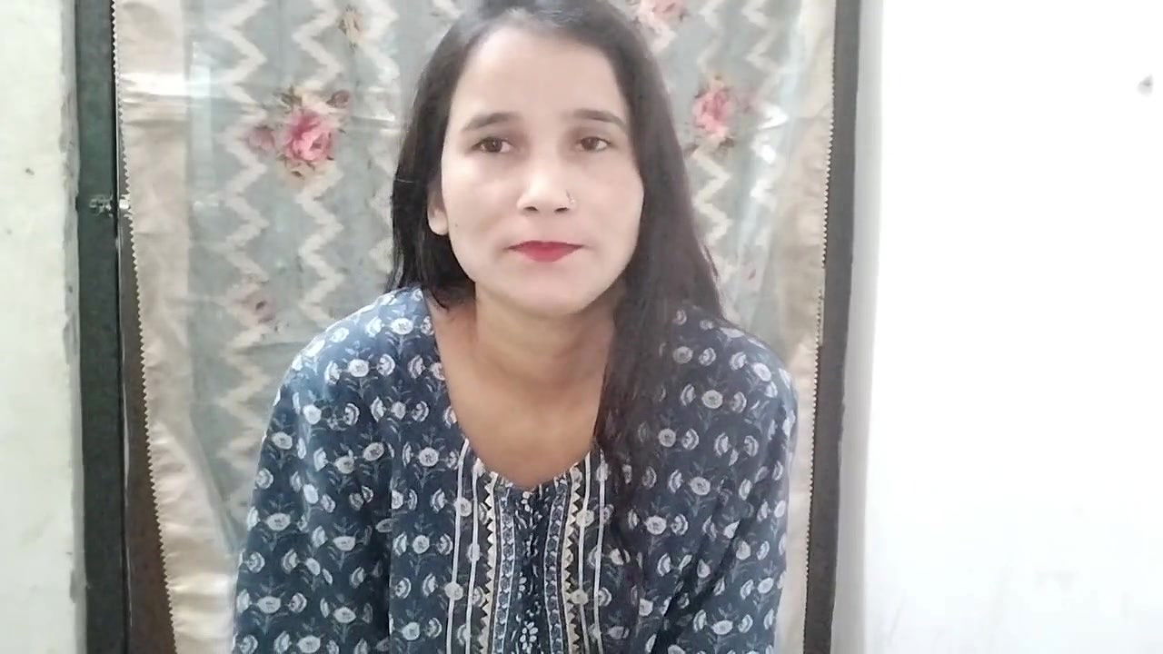 Step sister ko bathroom me piche se pakad ke pel diya