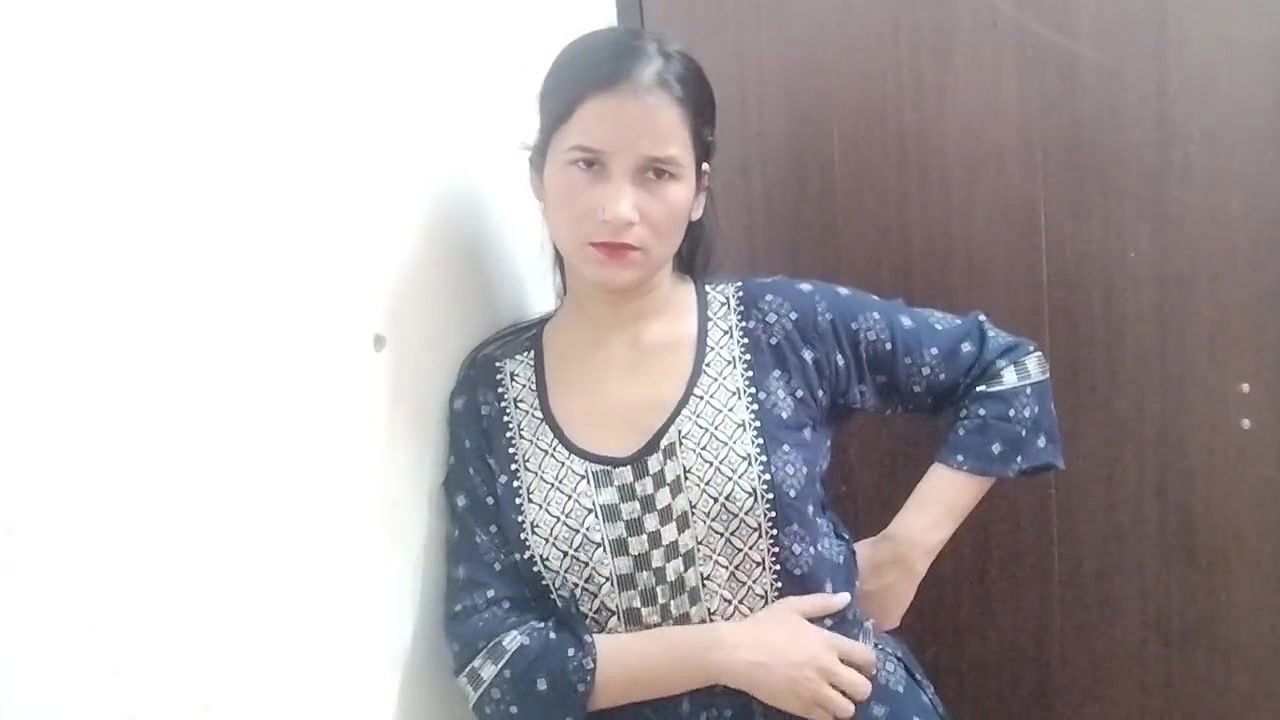 Step sister ko nahate hue jabar dasti chod diya